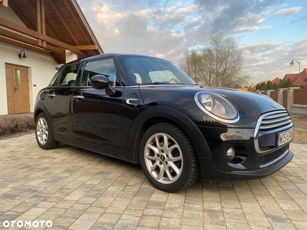 MINI Cooper Essential Trim - 4