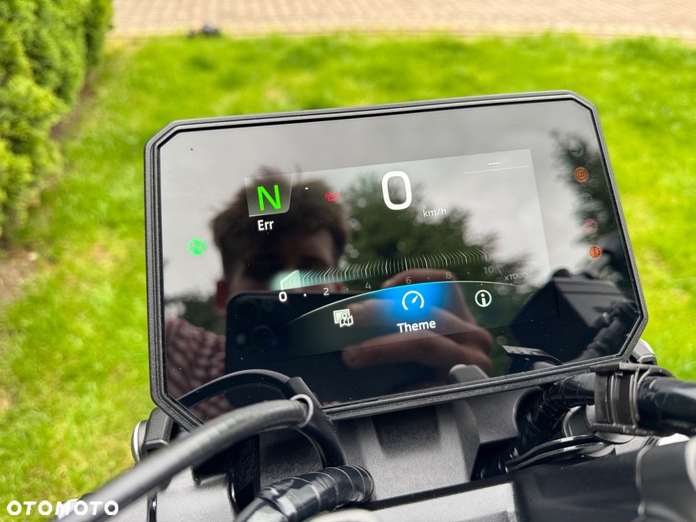 Yamaha MT - 32