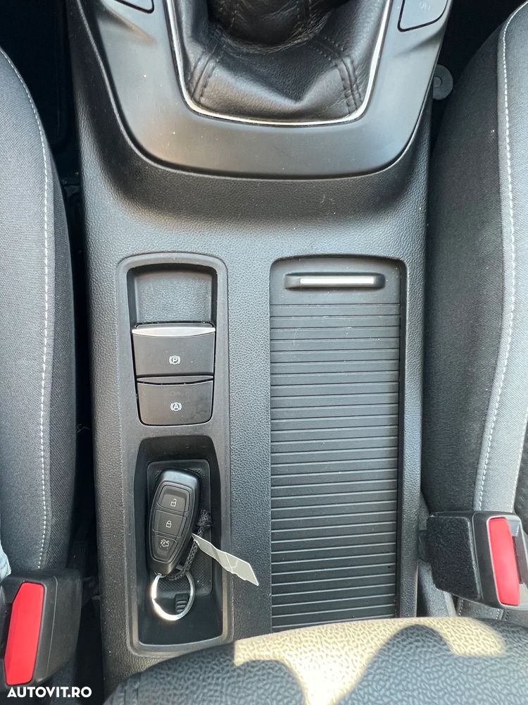 Ford Focus 1.0 EcoBoost Trend Edition - 12