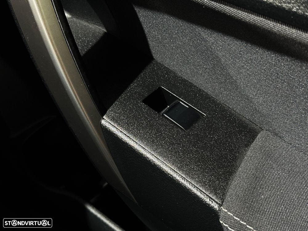 Toyota Corolla 1.4 D-4D Exclusive+Navi - 31
