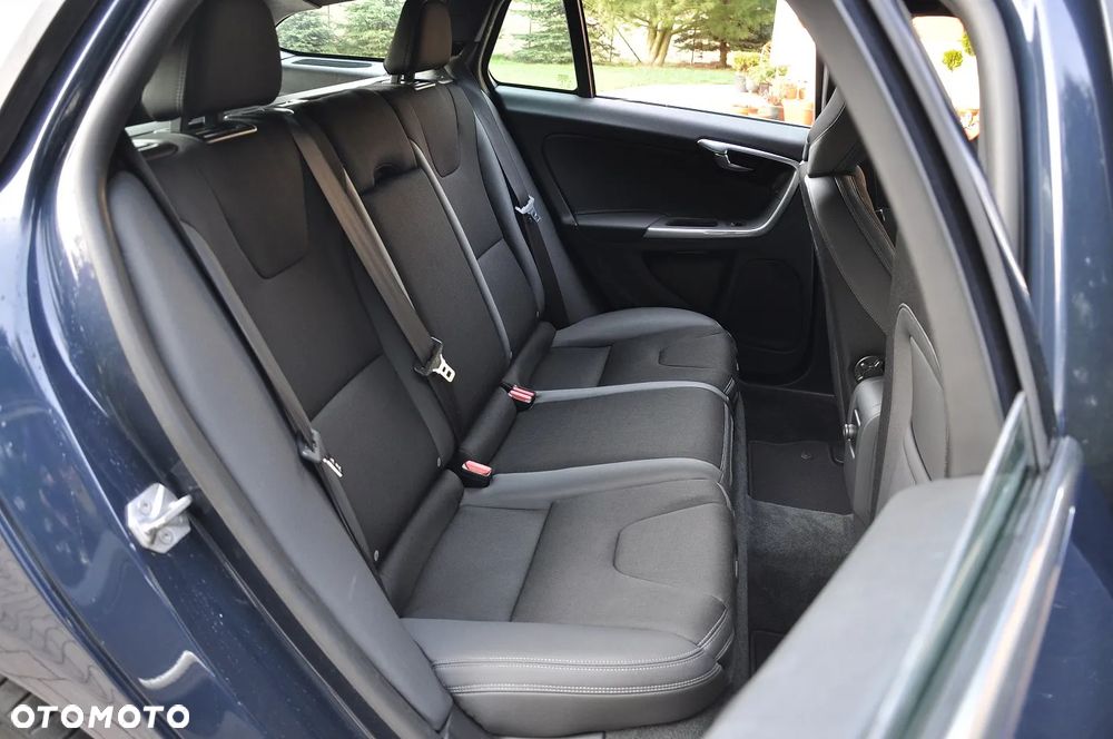 Volvo V60 D4 Geartronic - 24