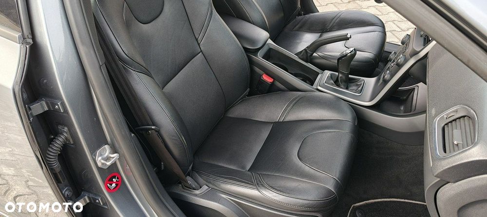 Volvo V40 D2 Kinetic - 23