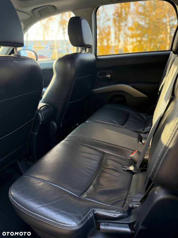 Mitsubishi Outlander 09-13 - 20