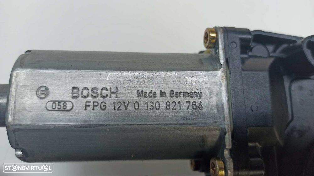 MOTOR ELEVADOR FRENTE ESQUERDO VOLKSWAGEN TOUAREG (7LA) TDI R5 - 6