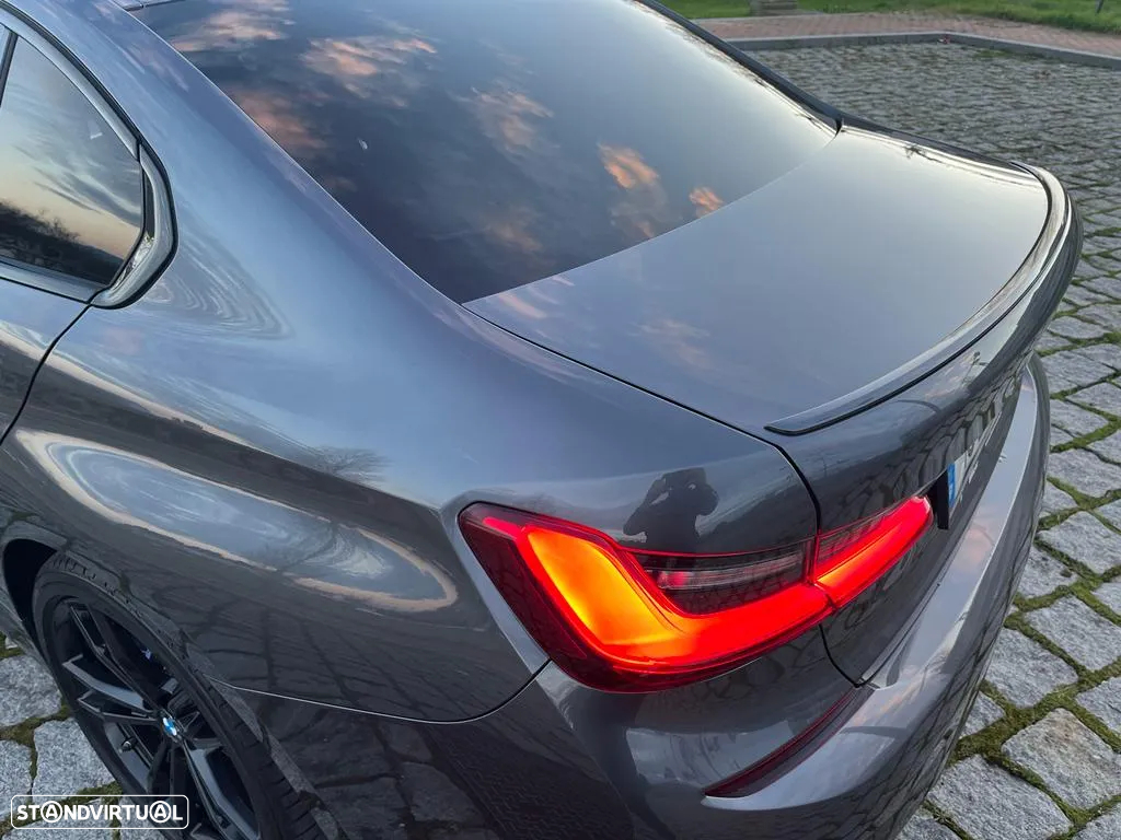 BMW 330 e Pack 50 anos M Auto - 12