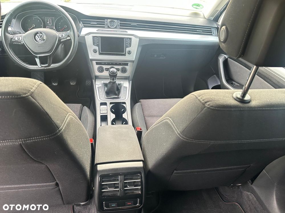 Volkswagen Passat 2.0 TDI BMT Comfortline - 15