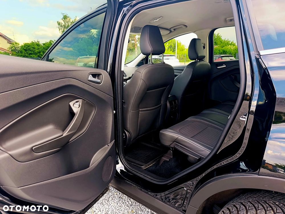 Ford Kuga 2.0 TDCi 2x4 Titanium - 24