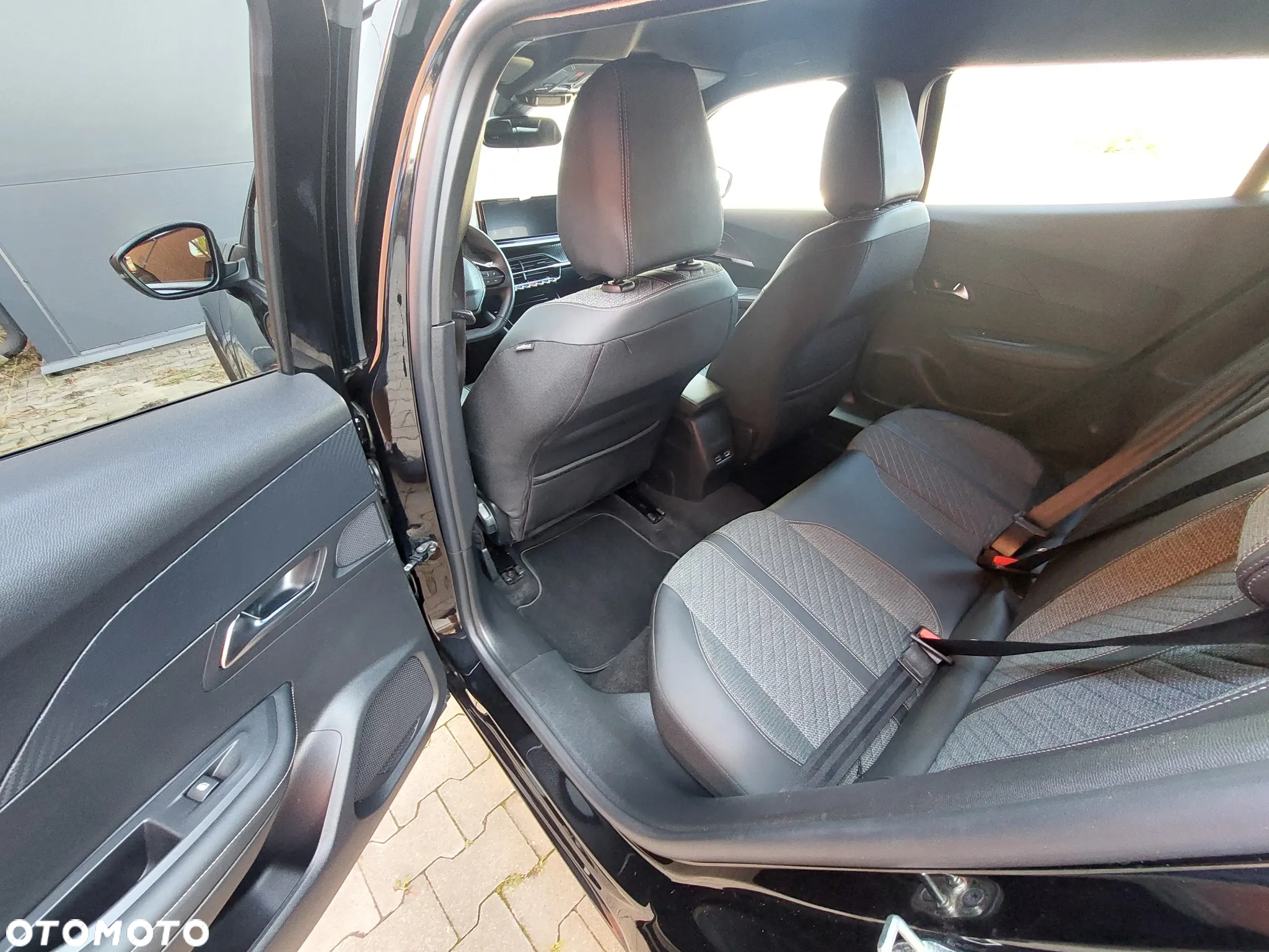 Peugeot 2008 - 6