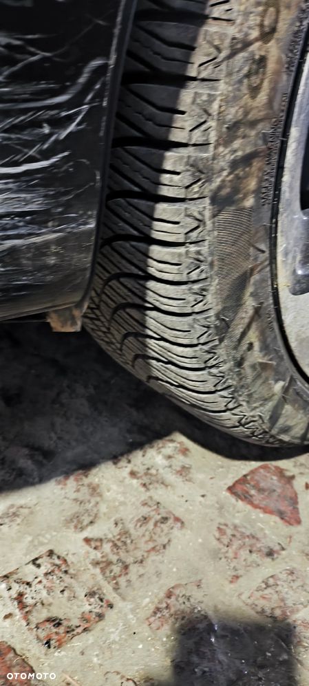 Kia Carens 1.7 CRDi L 7os - 19