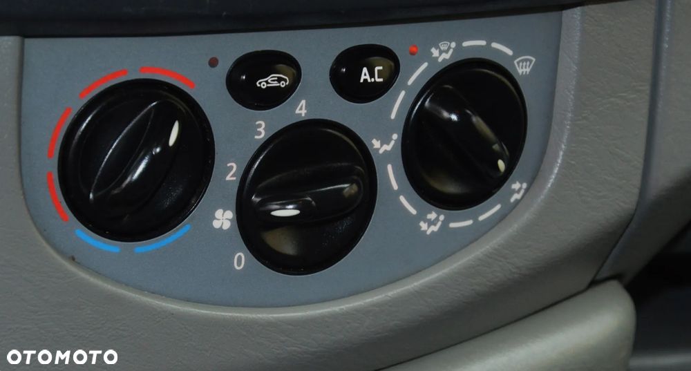 Opel Vivaro - 18