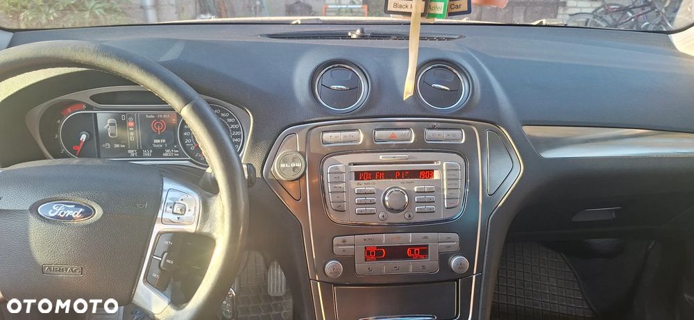 Ford Mondeo - 10