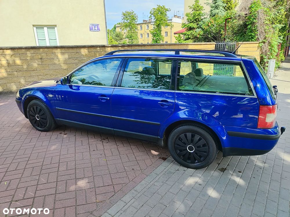 Volkswagen Passat 1.6 Comfortline - 10