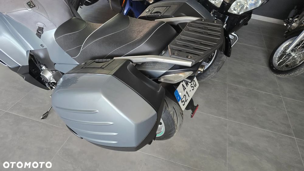 Kawasaki GTR - 25