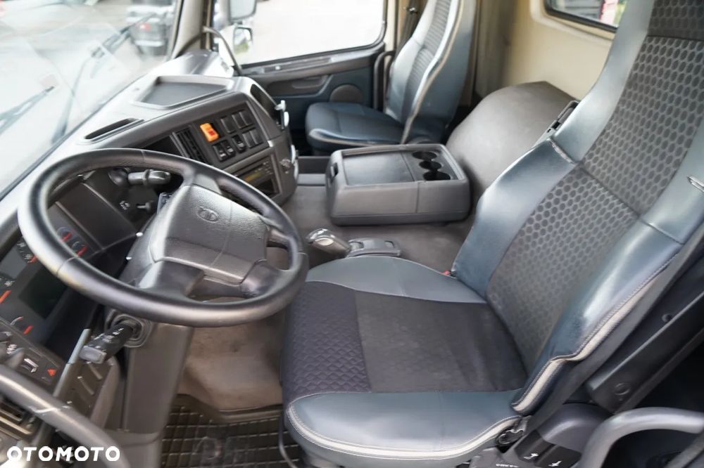Volvo FM 380 / PEŁNY ADR  / KABINA DZIENNA / I-SHIFT / 13 LITROWY / - 25