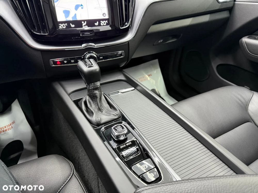 Volvo XC 60 D4 Momentum - 21