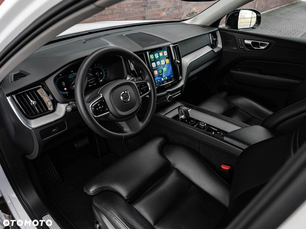 Volvo XC 60 B4 B Plus Dark - 22