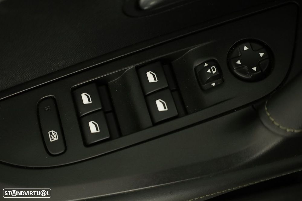 Peugeot 2008 1.2 PureTech GT EAT8 - 20