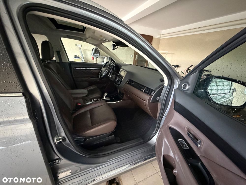 Mitsubishi Outlander Intense + - 5