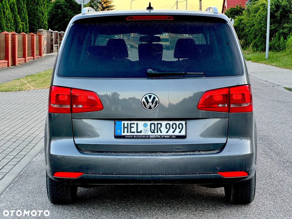 Volkswagen Touran - 11