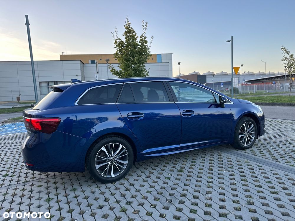 Toyota Avensis 2.0 D-4D Prestige - 10