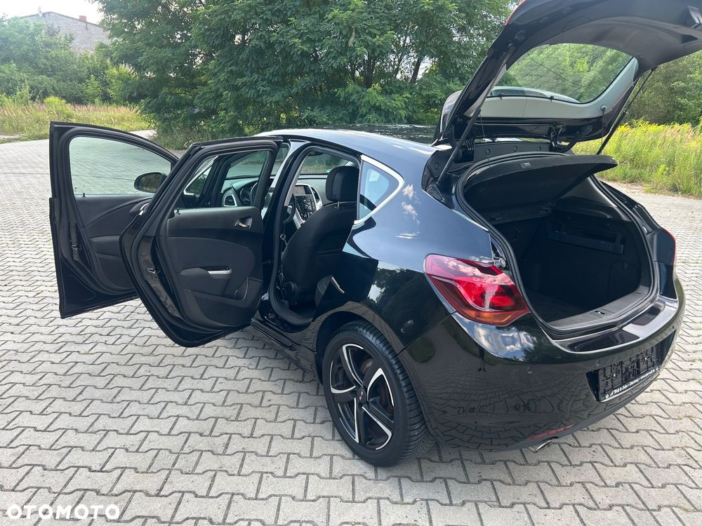 Opel Astra 1.6 Turbo - 24