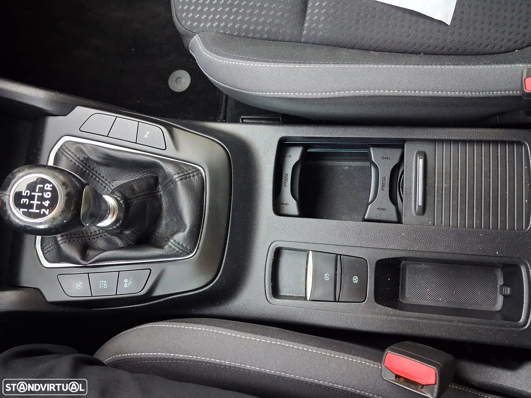 Ford Focus 1.0 EcoBoost Business - 19