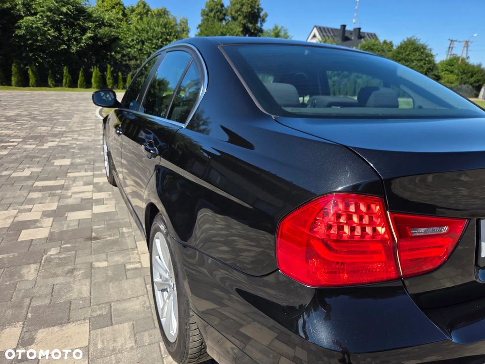 BMW Seria 3 318d DPF Edition Exclusive - 18