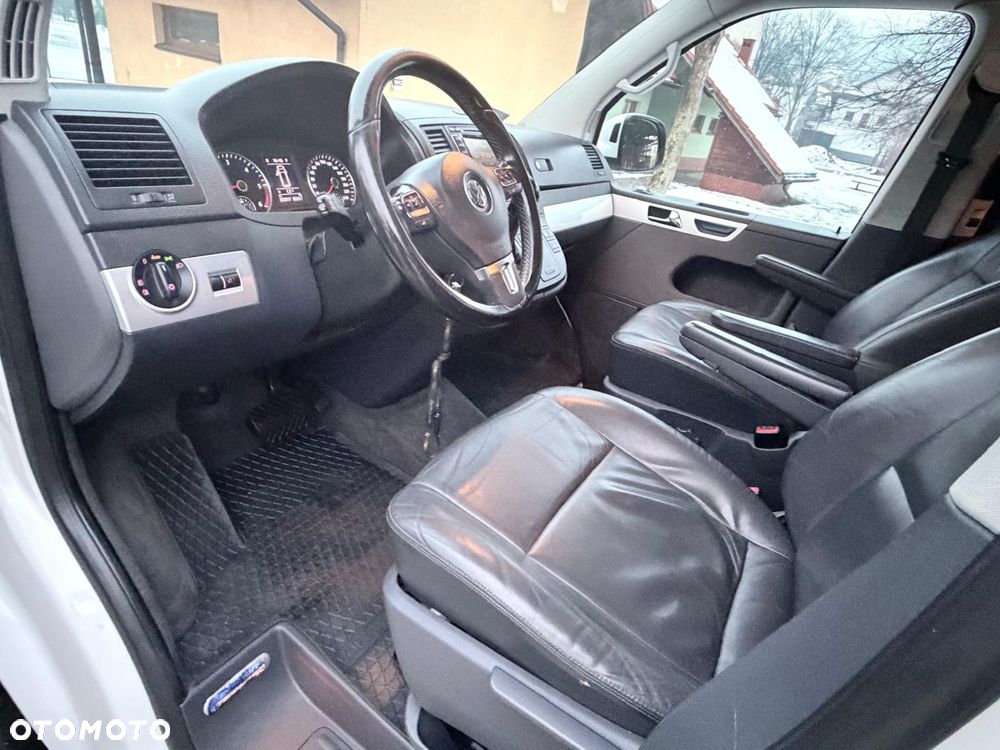 Volkswagen Multivan - 11