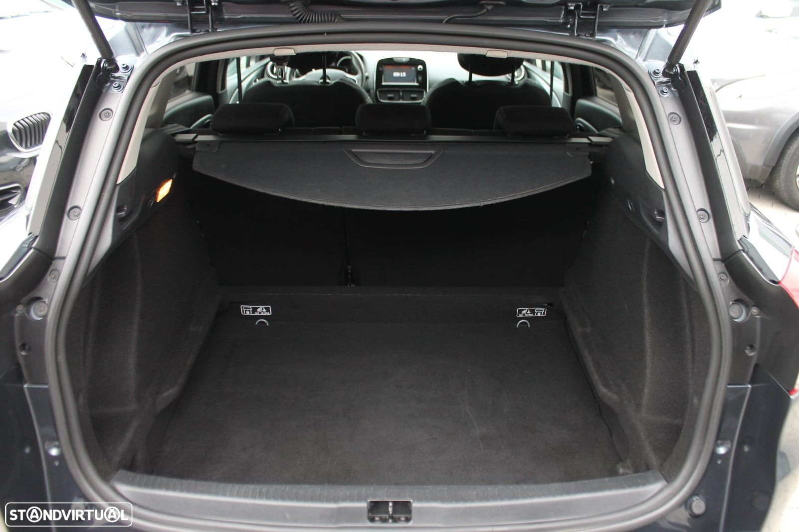 Renault Clio Sport Tourer 1.5 dCi Limited - 9