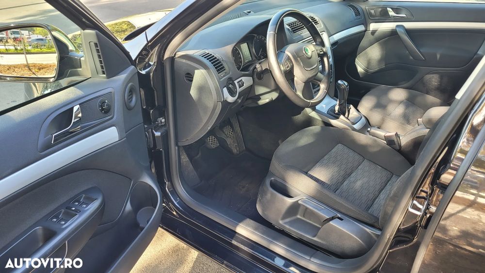 SKODA Octavia 2012 — imagine 5