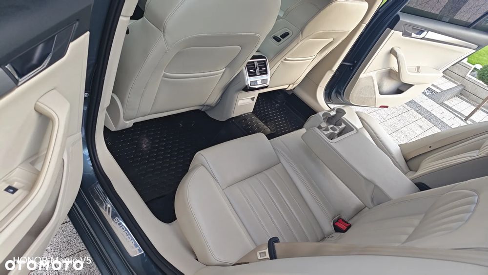 Skoda Superb 2.0 TDI DSG Premium Edition - 5