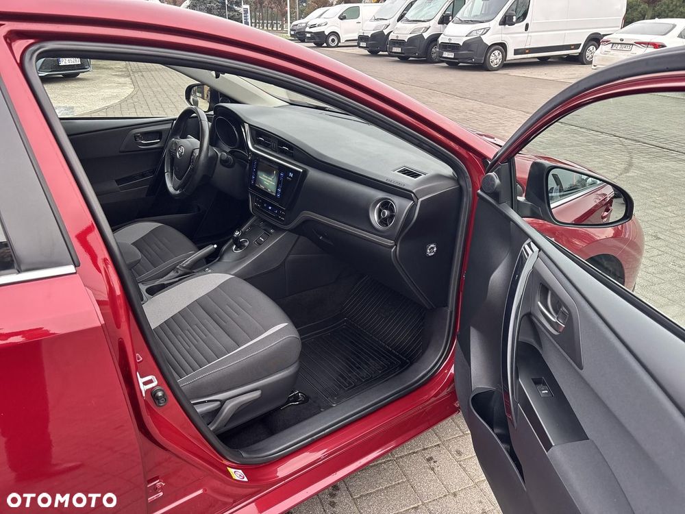 Toyota Auris - 13