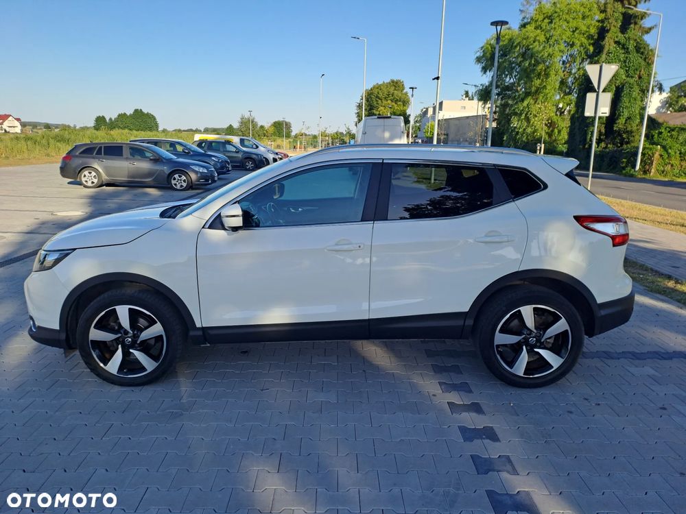 Nissan Qashqai 1.6 DCi Xtronic TEKNA - 2