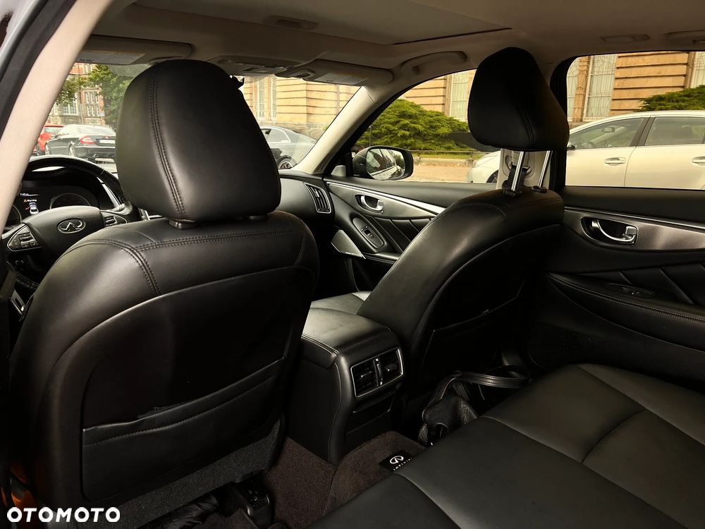 Infiniti Q50 2.0t Premium Executive - 18