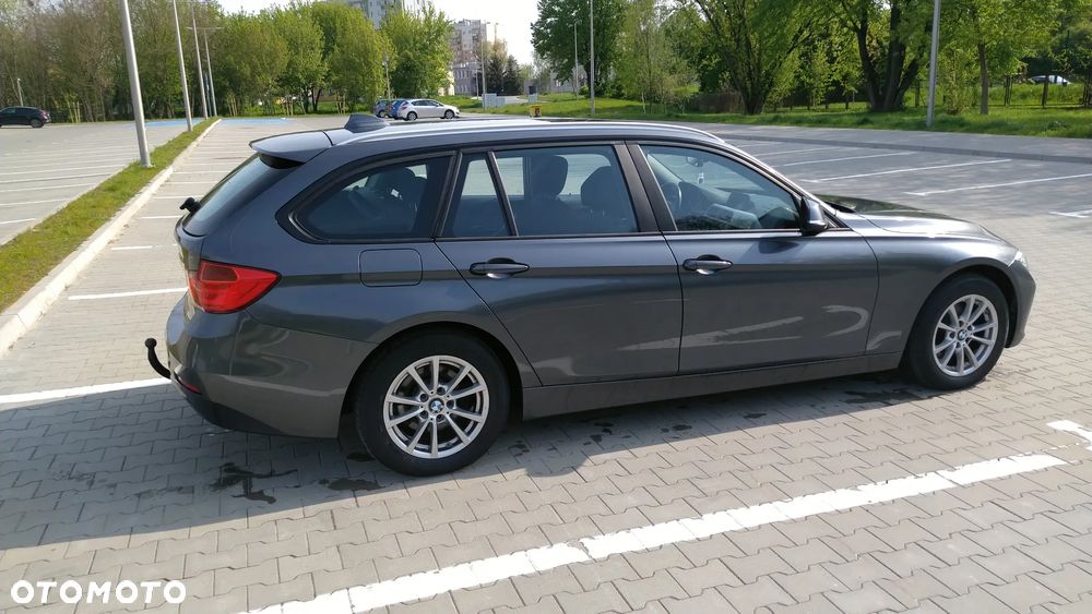 BMW Seria 3 320d xDrive - 4