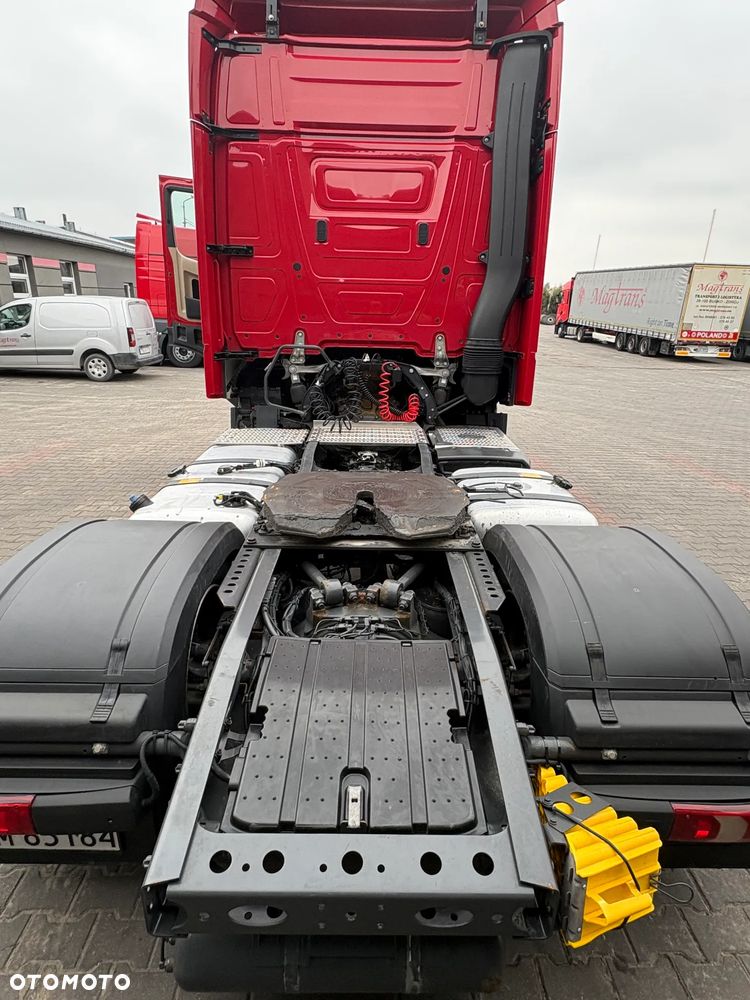 Mercedes-Benz Actros - 6