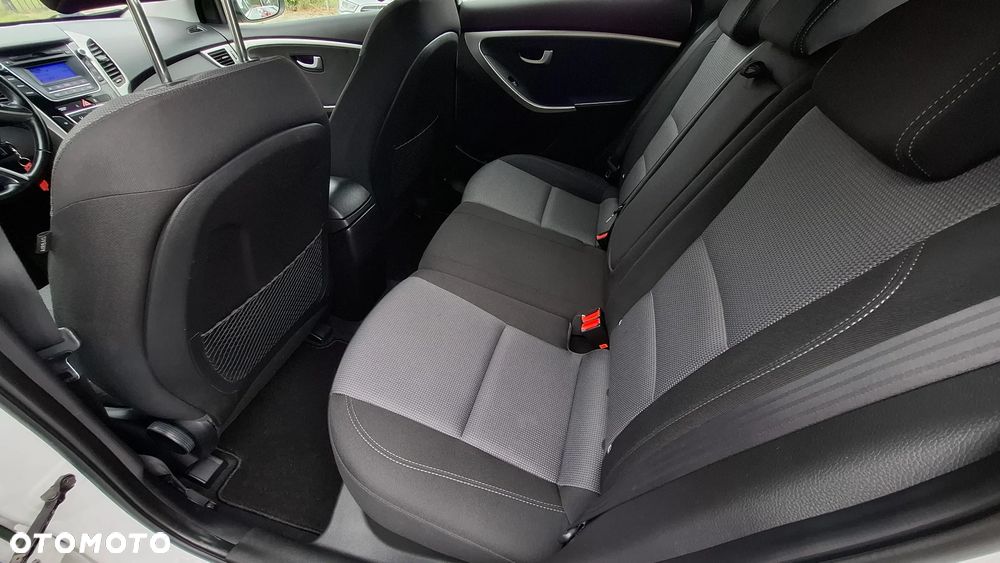Hyundai i30 blue 1.4 YES Silver - 27