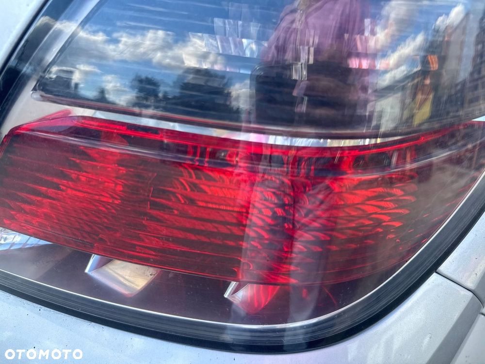 OPEL ASTRA H GTC LAMPA PRAWA TYLNA PRAWY TYŁ - 6