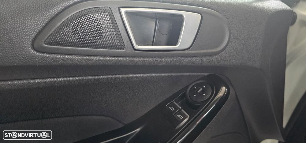 Ford Fiesta 1.0 S&S Titanium - 10