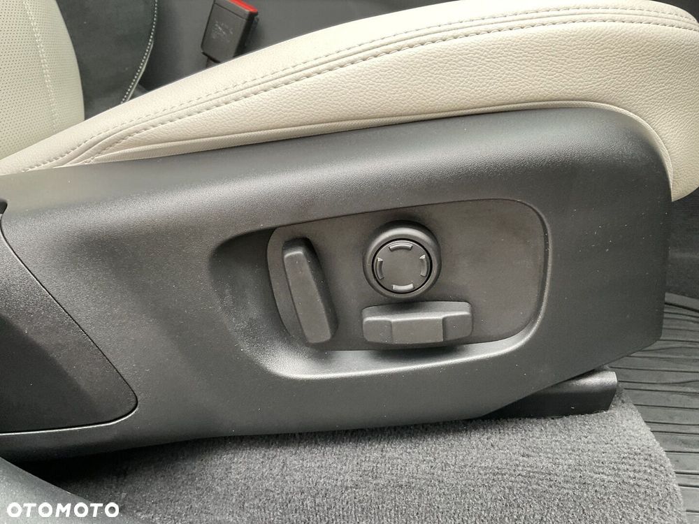 Land Rover Range Rover Velar 2.0 D200 mHEV Edition - 12