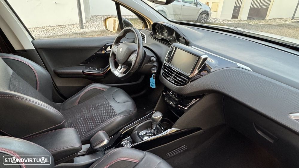 Peugeot 2008 1.2 PureTech GT Line EAT6 - 24