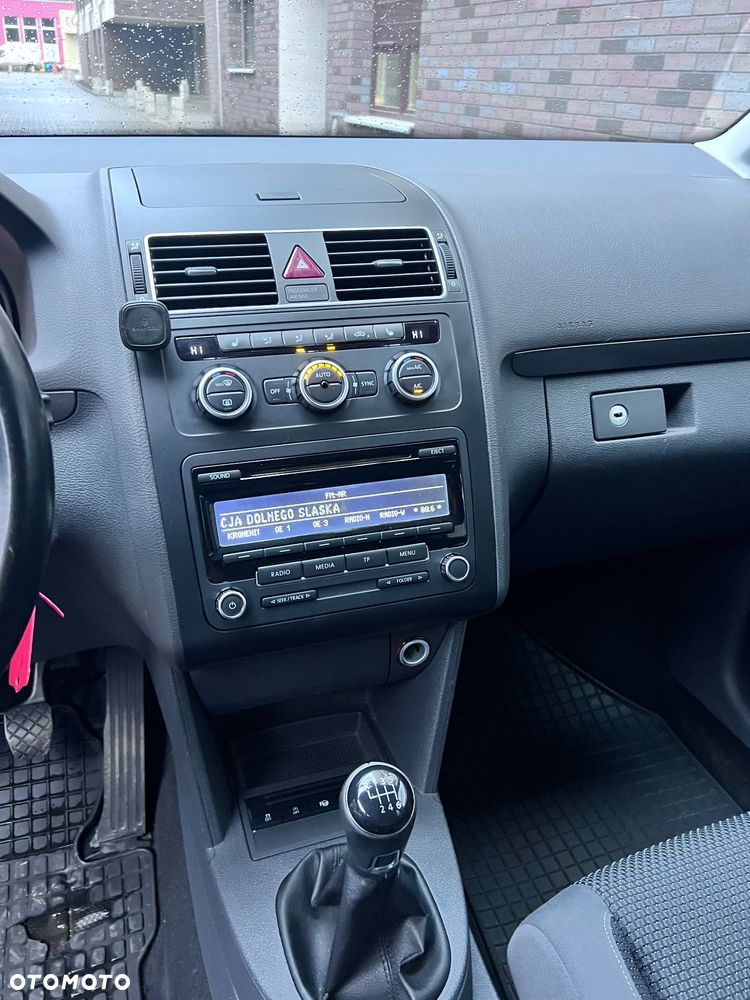 Volkswagen Touran - 20