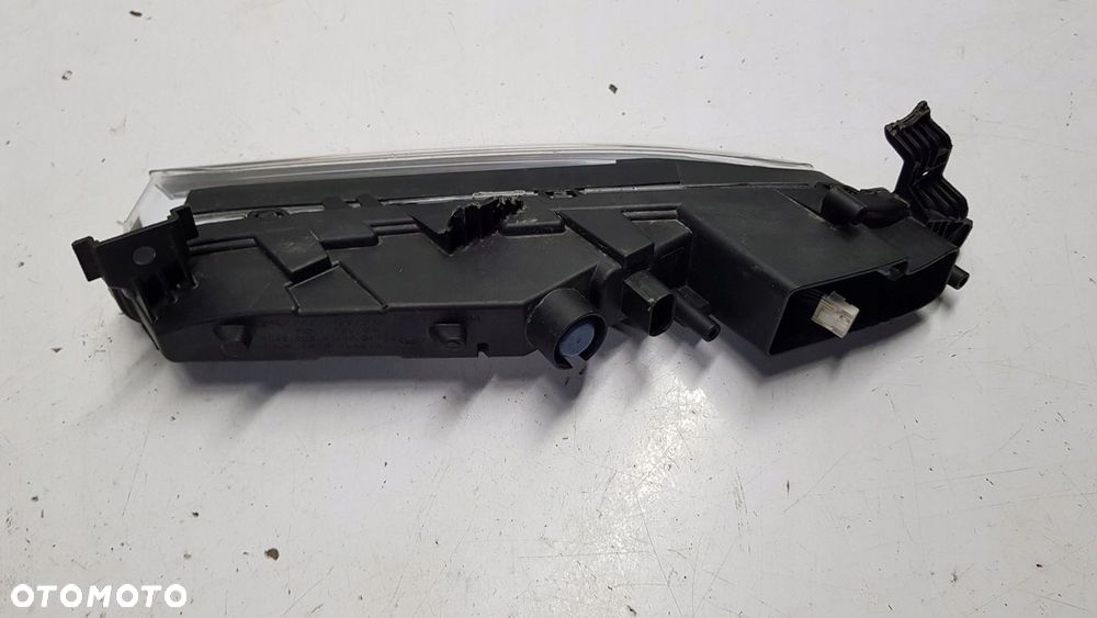 halogen prawy Porsche Panamera 971 - 3