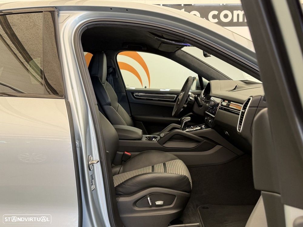 Porsche Cayenne Coupé E-Hybrid - 9