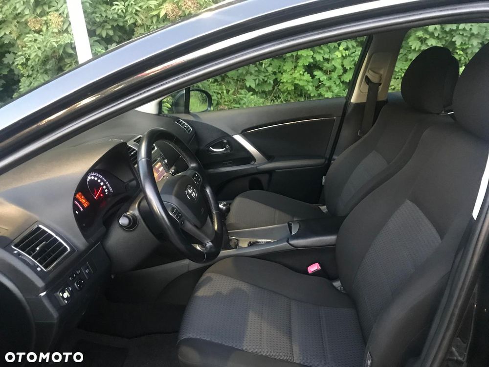 Toyota Avensis 1.8 Premium - 10