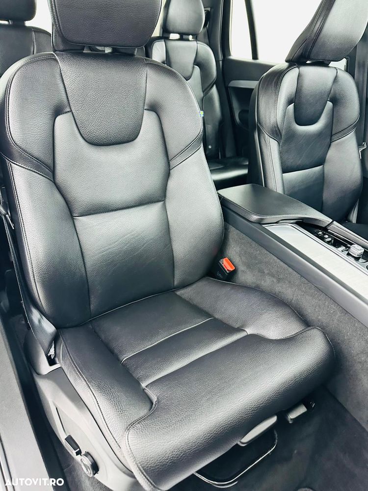 Volvo XC 90 D5 AWD Geartronic Momentum - 24