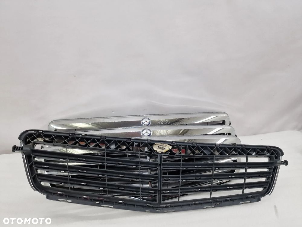 MERCEDES C-KLASSA W204 06- ATRAPA / GRILL PRZEDNI PRZÓD ŁADNY , NR A2048800323 , NR AUKCJI GL323 - 5