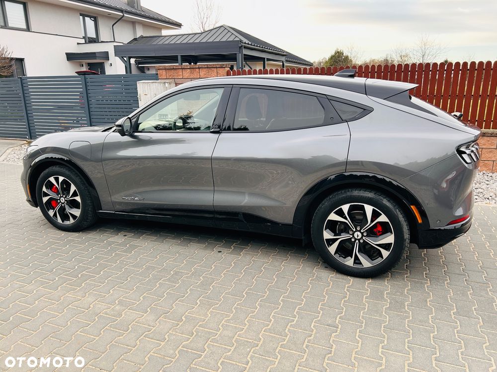 Ford Mustang Mach-E - 10