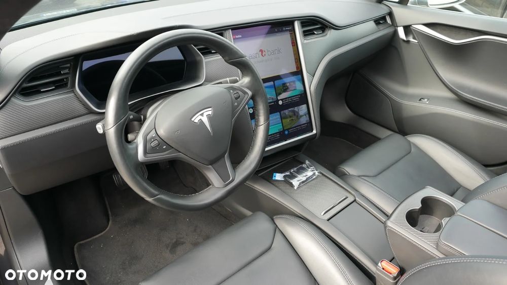 Tesla Model S - 16