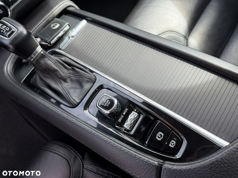 Volvo V90 Cross Country T5 AWD Pro - 19